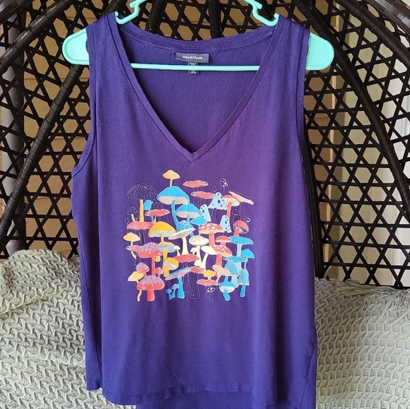 🍄 Organic Cotton Mushroom V-neck Tank - Picture 7 of 9